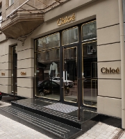 Chloe ❤ окна Квин-Свиг Chloe ❤ окна Квин-Свиг