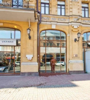 Автосалон Bently